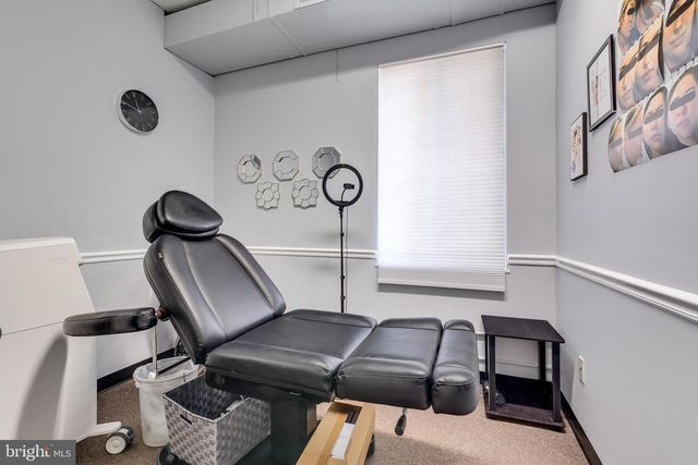 2420 WILSON BLVD, Arlington, VA 22201