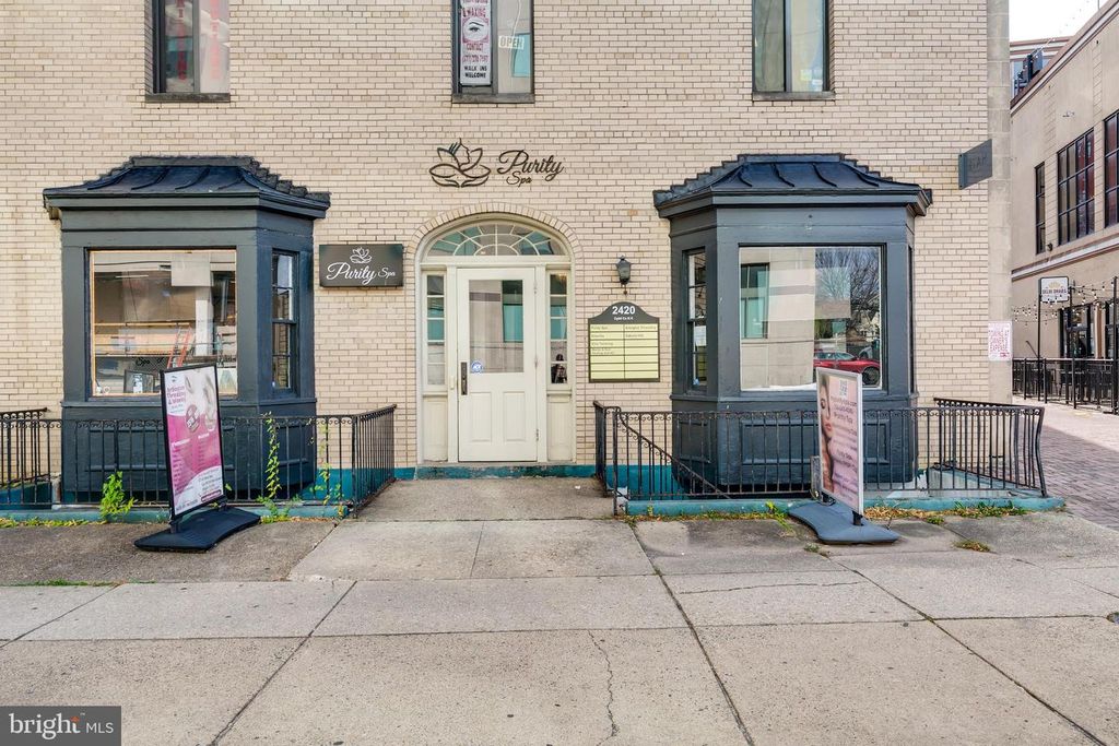 2420 WILSON BLVD, Arlington, VA 22201