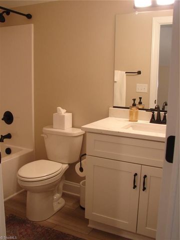 4034 Waterview Road, High Point, NC 27265
