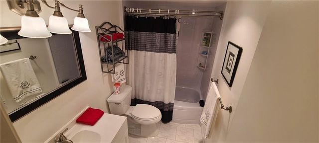 121 SE 3rd Avenue 106, Dania Beach, FL 33004