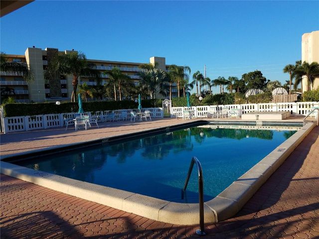 121 SE 3rd Avenue 106, Dania Beach, FL 33004