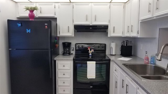 121 SE 3rd Avenue 106, Dania Beach, FL 33004