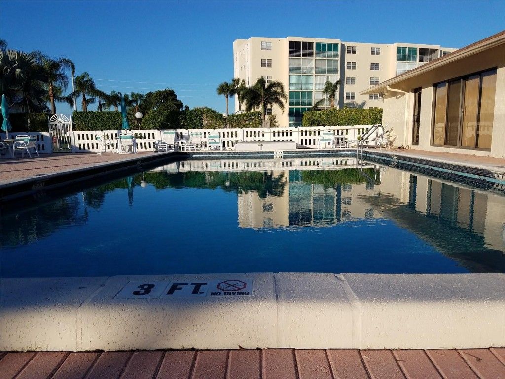 121 SE 3rd Avenue 106, Dania Beach, FL 33004