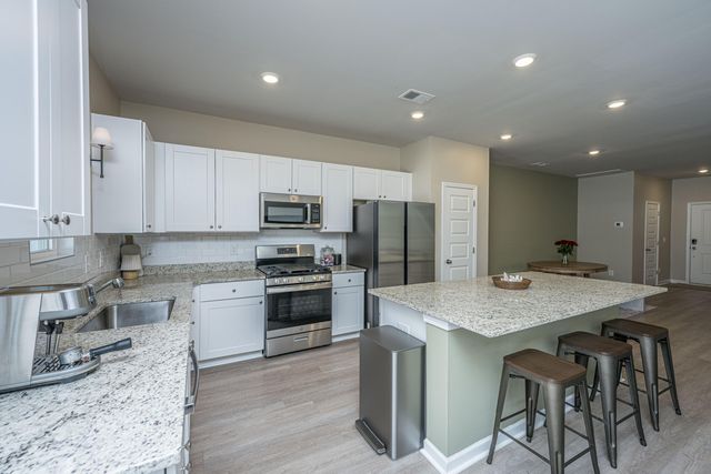 8016 Reagan Way, North Charleston, SC 29418