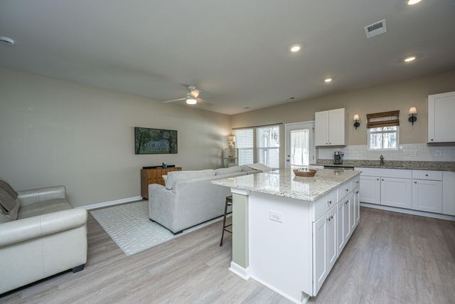 8016 Reagan Way, North Charleston, SC 29418