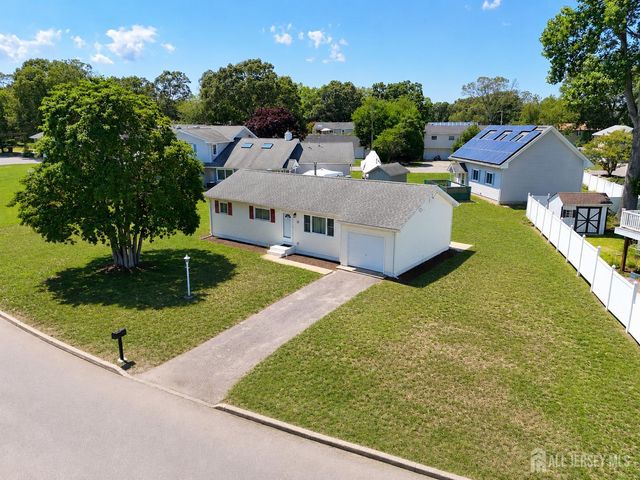 30 Corrigan Avenue, Pine Beach, NJ 08741