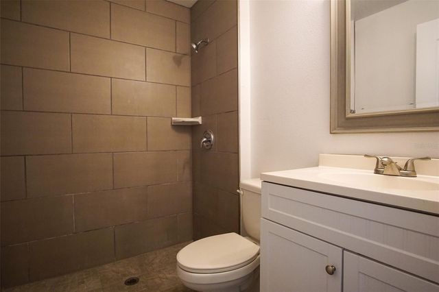 217 W MAPLE STREET, Davenport, FL 33837