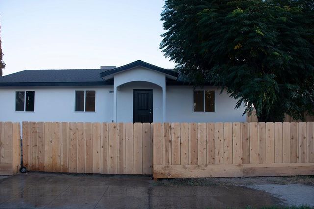 3055 E Olney Avenue, Fresno, CA 93725