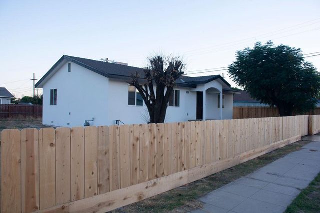 3055 E Olney Avenue, Fresno, CA 93725