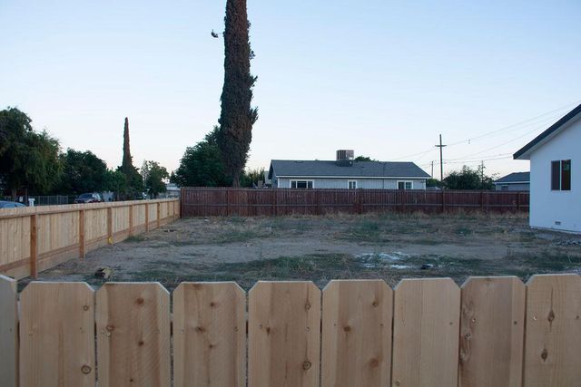 3055 E Olney Avenue, Fresno, CA 93725