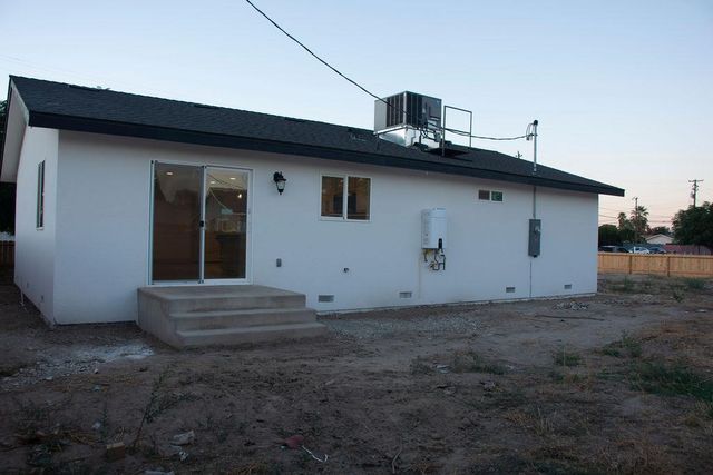 3055 E Olney Avenue, Fresno, CA 93725