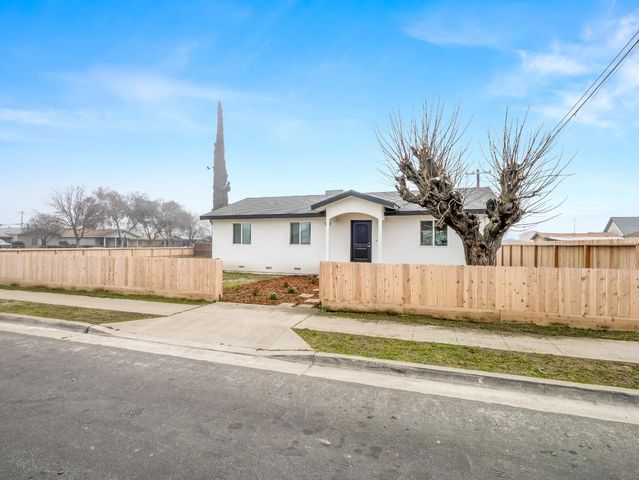 3055 E Olney Avenue, Fresno, CA 93725