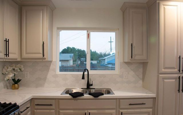 3055 E Olney Avenue, Fresno, CA 93725