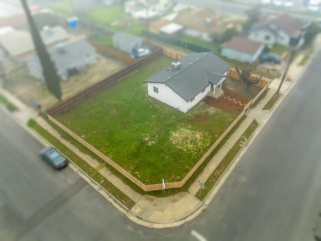 3055 E Olney Avenue, Fresno, CA 93725