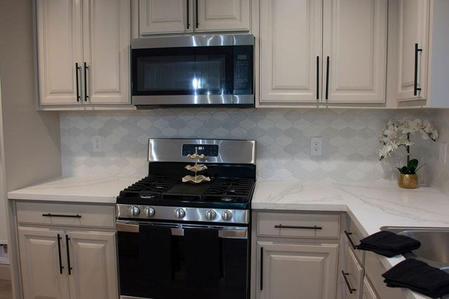 3055 E Olney Avenue, Fresno, CA 93725