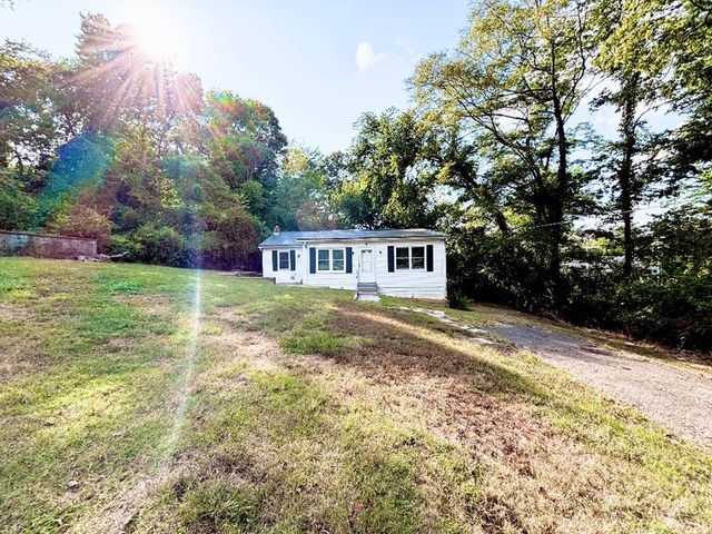 737 Dupuy St., Hopkinsville, KY 42240