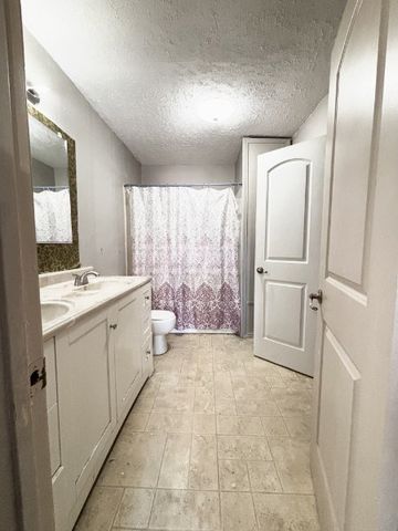 737 Dupuy St., Hopkinsville, KY 42240