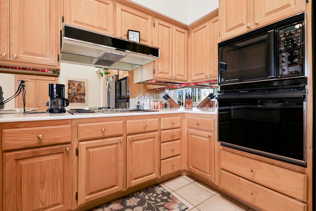 Image 15 of property listing at 229 Green Mountain Drive, Palm Desert, CA 92211