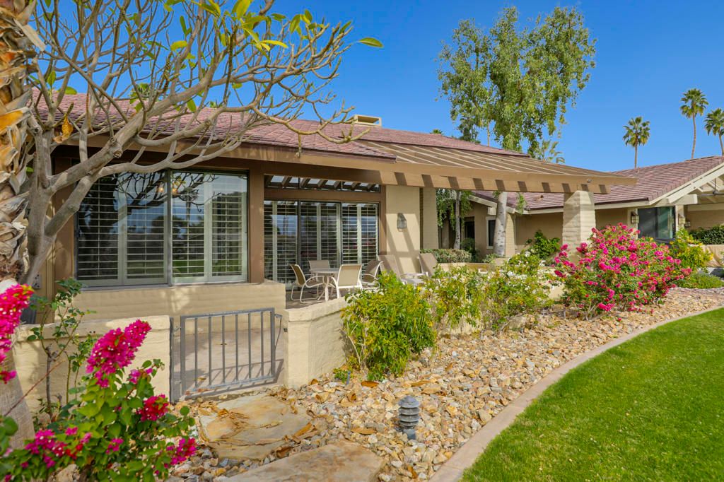 Image 3 of property listing at 229 Green Mountain Drive, Palm Desert, CA 92211
