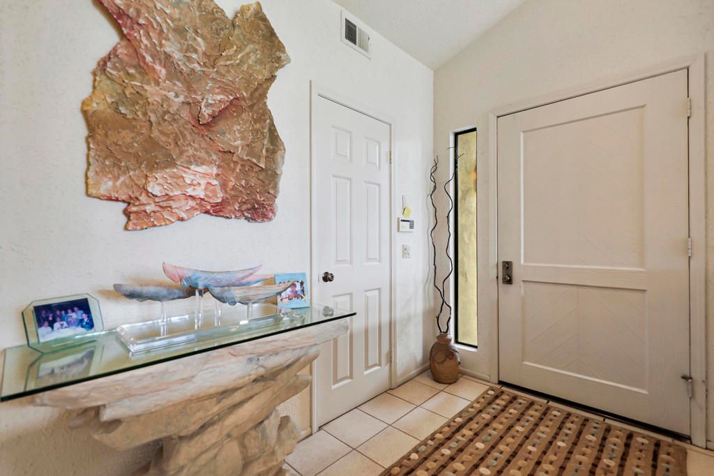 Image 4 of property listing at 229 Green Mountain Drive, Palm Desert, CA 92211