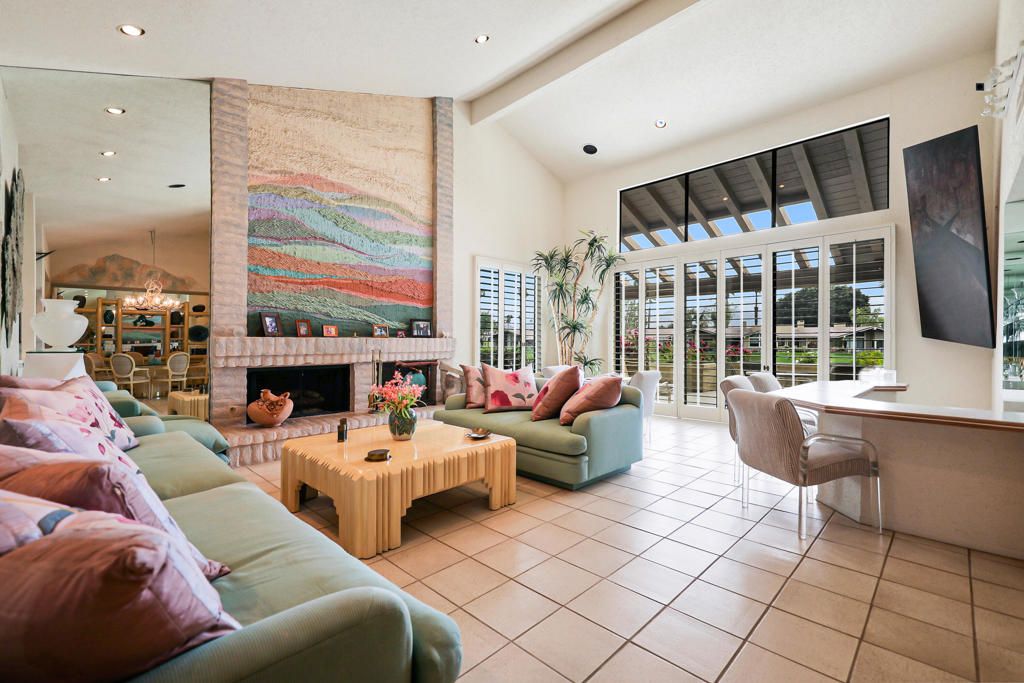 Image 5 of property listing at 229 Green Mountain Drive, Palm Desert, CA 92211