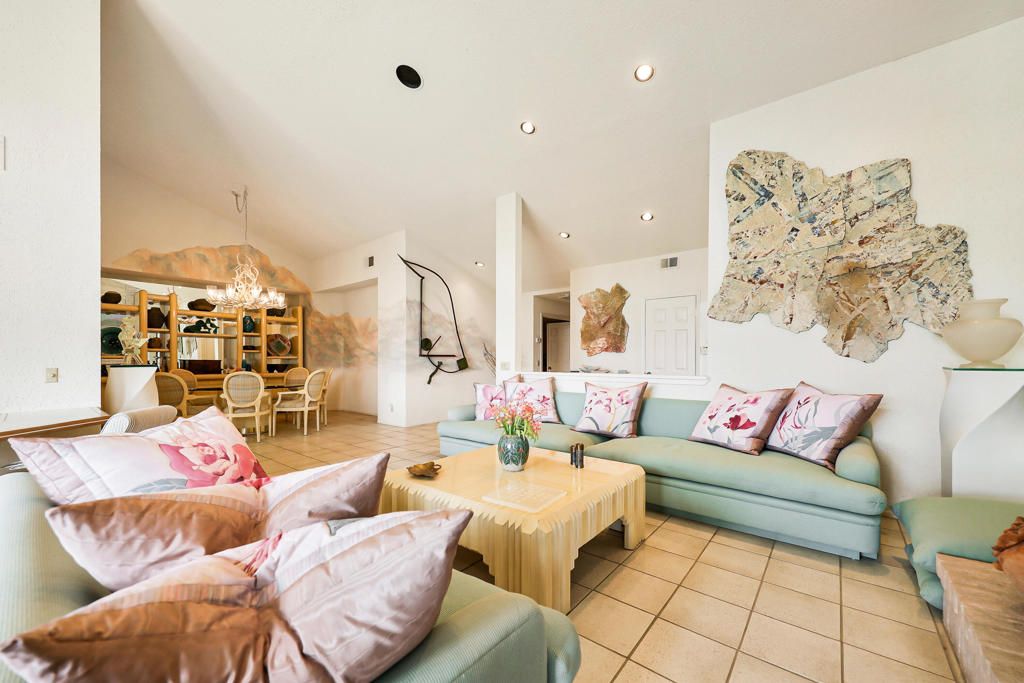 Image 7 of property listing at 229 Green Mountain Drive, Palm Desert, CA 92211