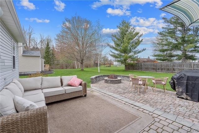 6028 Monopoli Path, Cicero, NY 13039