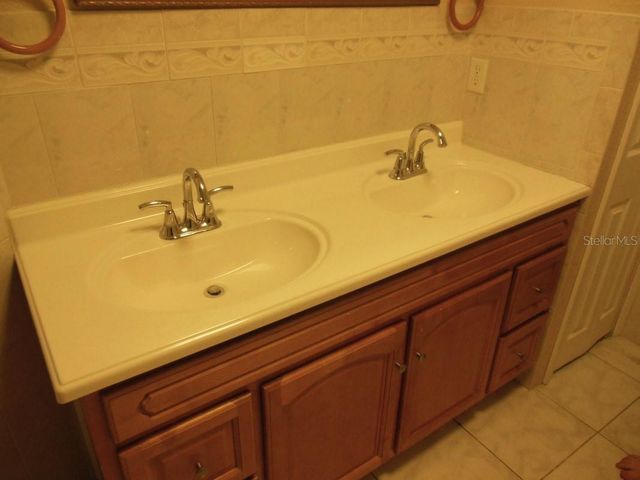 13423 121ST STREET, Seminole, FL 33778