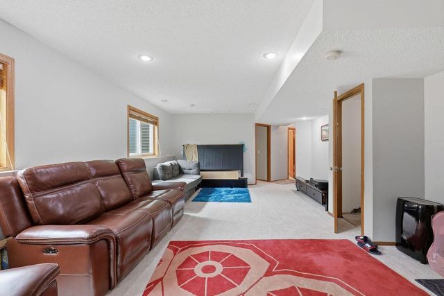 17373 Glencoe Avenue, Lakeville, MN 55044