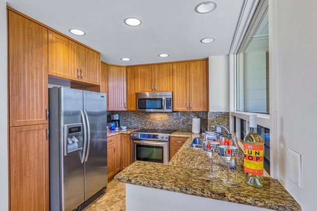 500 Bay Dr 12G4, Lahaina, HI 96761