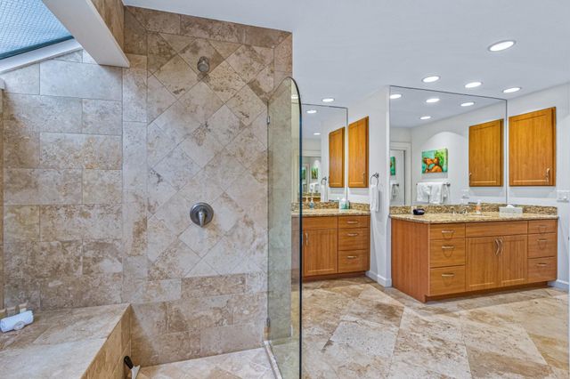 500 Bay Dr 12G4, Lahaina, HI 96761