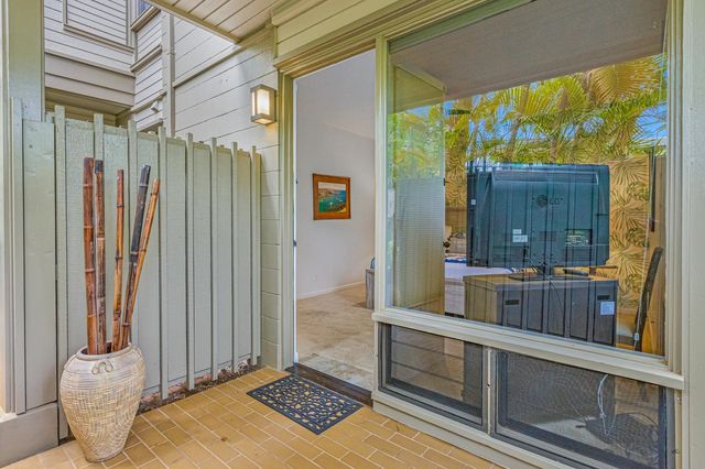 500 Bay Dr 12G4, Lahaina, HI 96761
