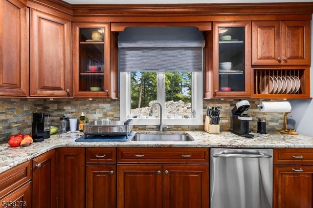 7 S Locust Lake Rd, Hope Twp., NJ 07825
