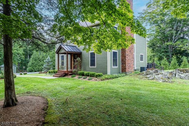 7 S Locust Lake Rd, Hope Twp., NJ 07825