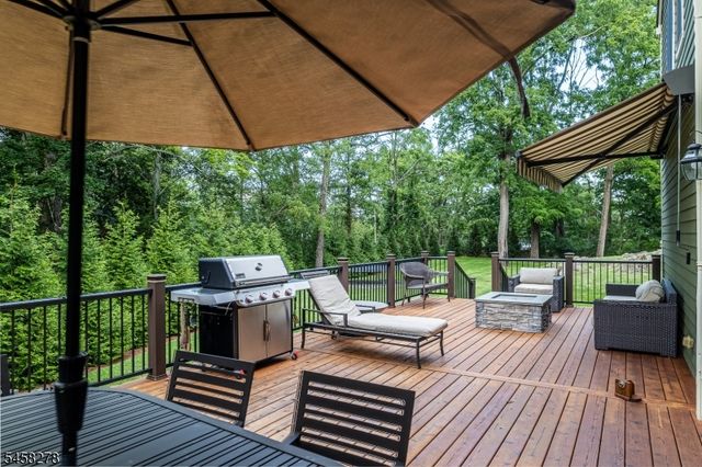 7 S Locust Lake Rd, Hope Twp., NJ 07825