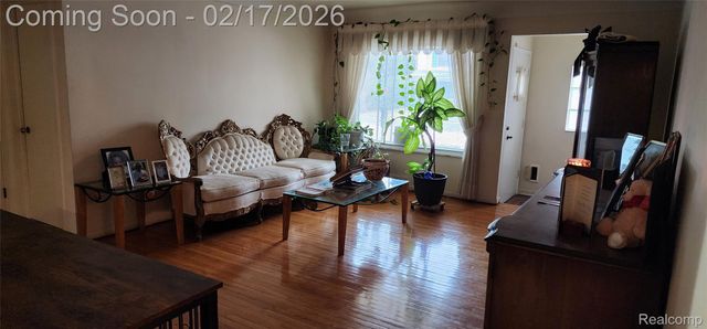 21792 Elmwood Avenue, Eastpointe, MI 48021