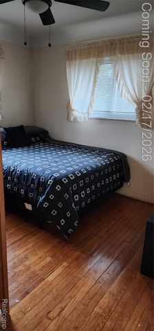 21792 Elmwood Avenue, Eastpointe, MI 48021