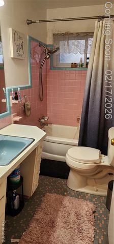 21792 Elmwood Avenue, Eastpointe, MI 48021