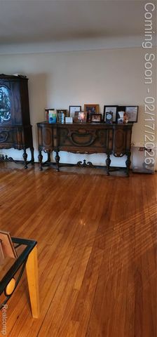 21792 Elmwood Avenue, Eastpointe, MI 48021