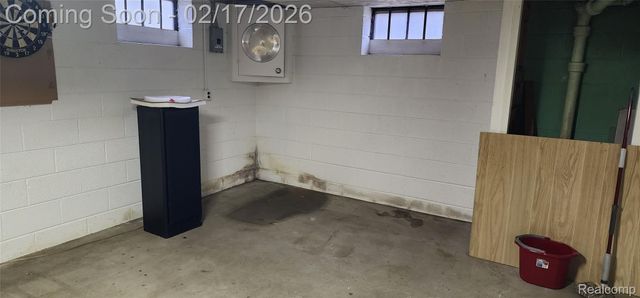 21792 Elmwood Avenue, Eastpointe, MI 48021