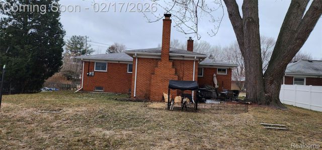 21792 Elmwood Avenue, Eastpointe, MI 48021