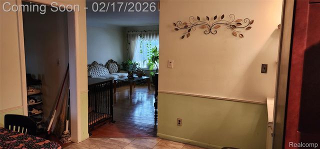 21792 Elmwood Avenue, Eastpointe, MI 48021