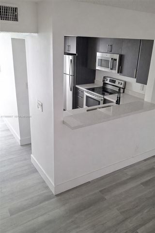 2831 Pierce St 106, Hollywood, FL 33020