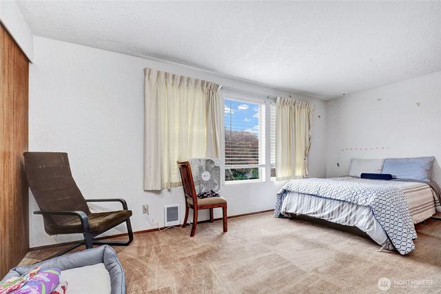 12600 4th Avenue W #6A, Everett, WA 98204