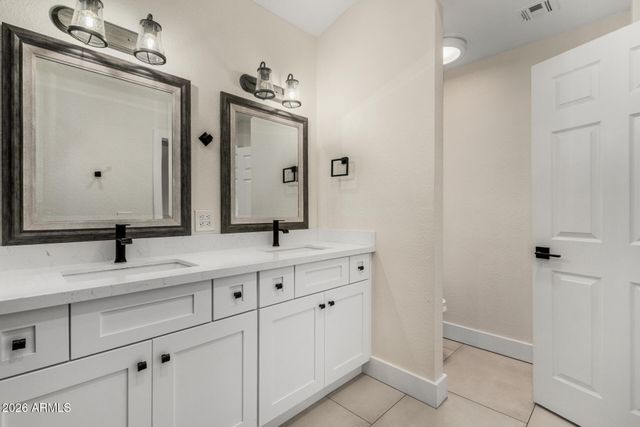 5713 E HILLERY Drive, Scottsdale, AZ 85254