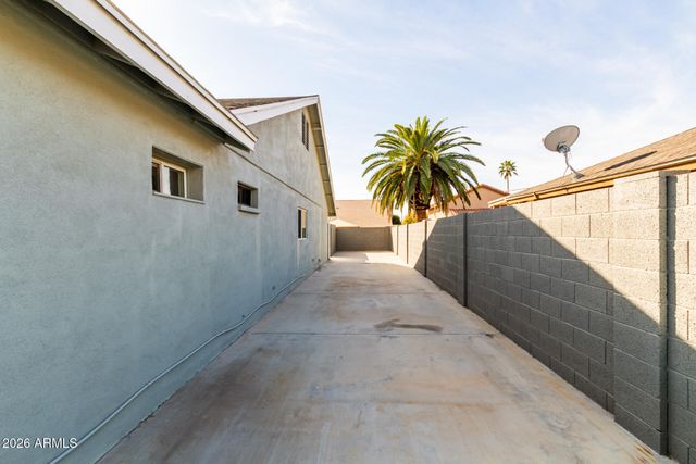 5713 E HILLERY Drive, Scottsdale, AZ 85254