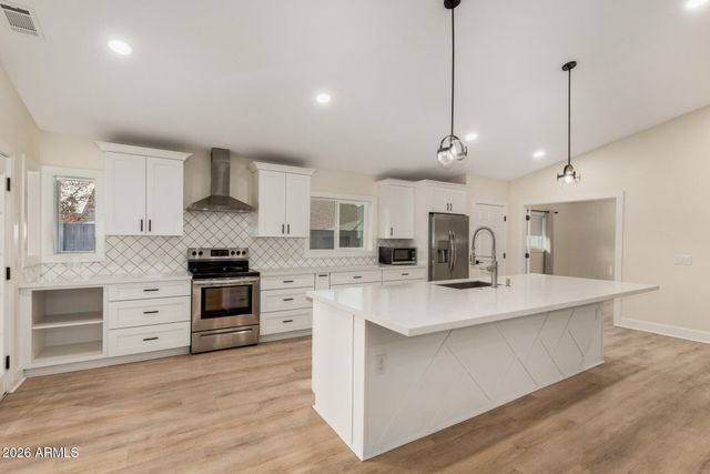 5713 E HILLERY Drive, Scottsdale, AZ 85254