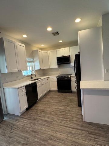 5822 Erik Way, Greenacres, FL 33463