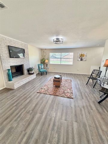 101 Diane Drive, Sanger, TX 76266