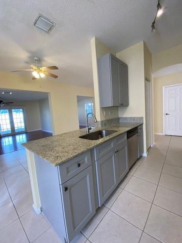 4837 NW 19th Street, Coconut Creek, FL 33063